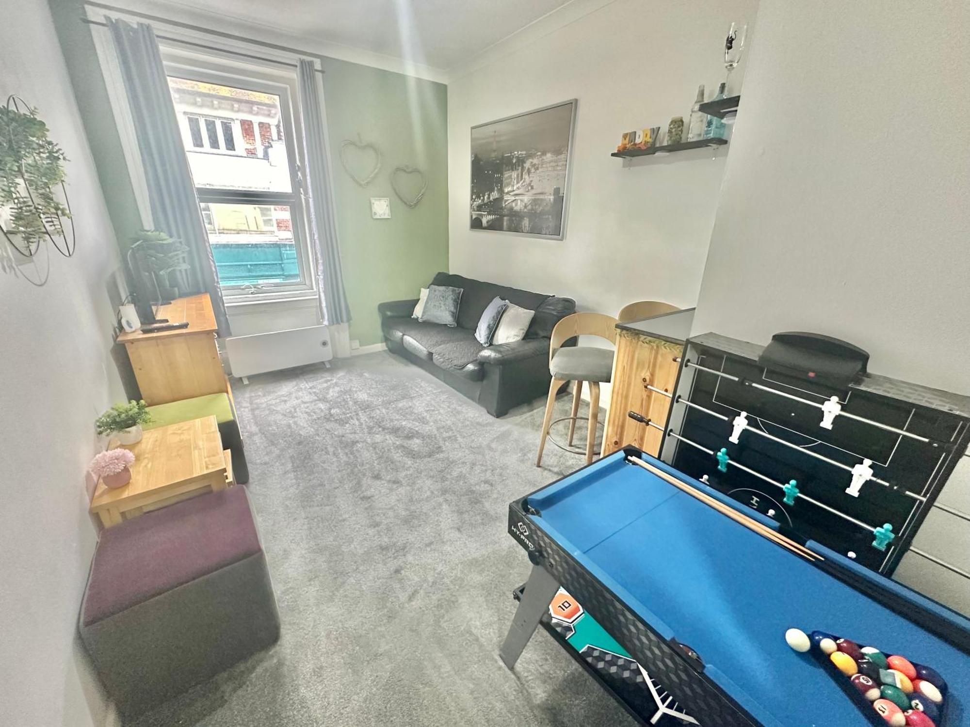 Homely Apartment In The Heart Of Town Centre - Sleeps 6 Bournemouth Exterior photo