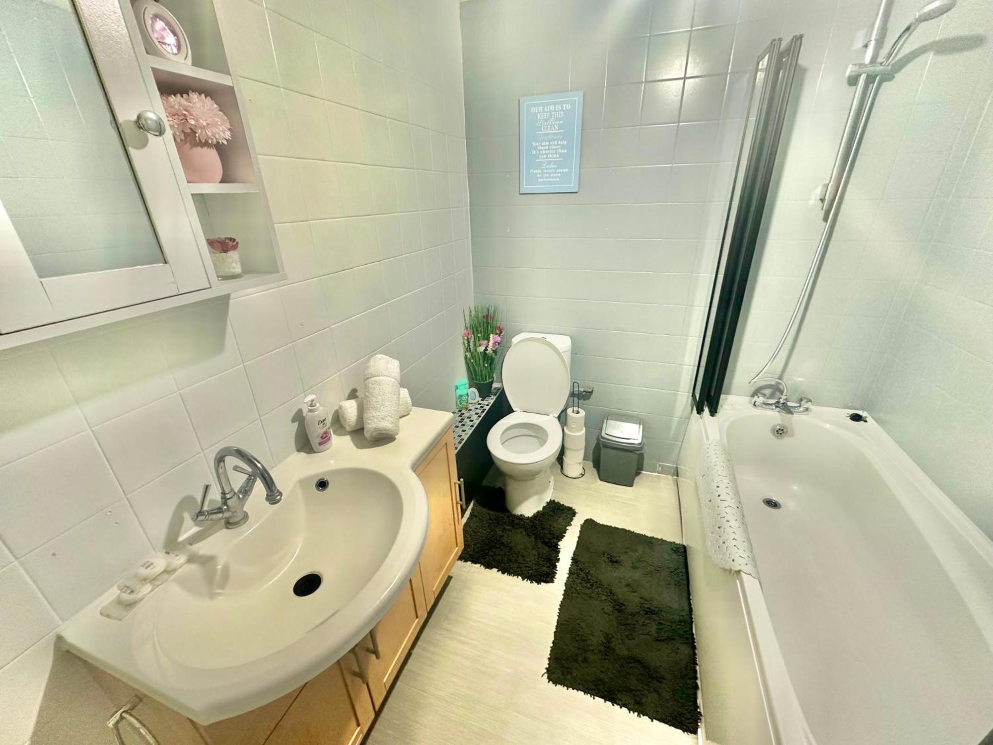 Homely Apartment In The Heart Of Town Centre - Sleeps 6 Bournemouth Exterior photo